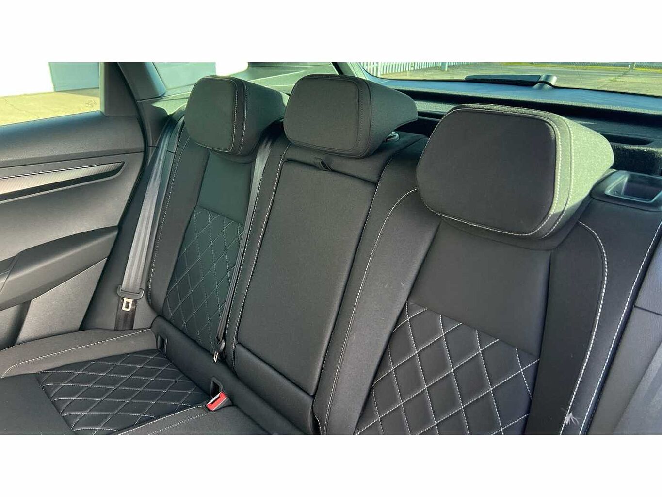 SKODA KAROQ 1.5 TSI Sportline 5dr
