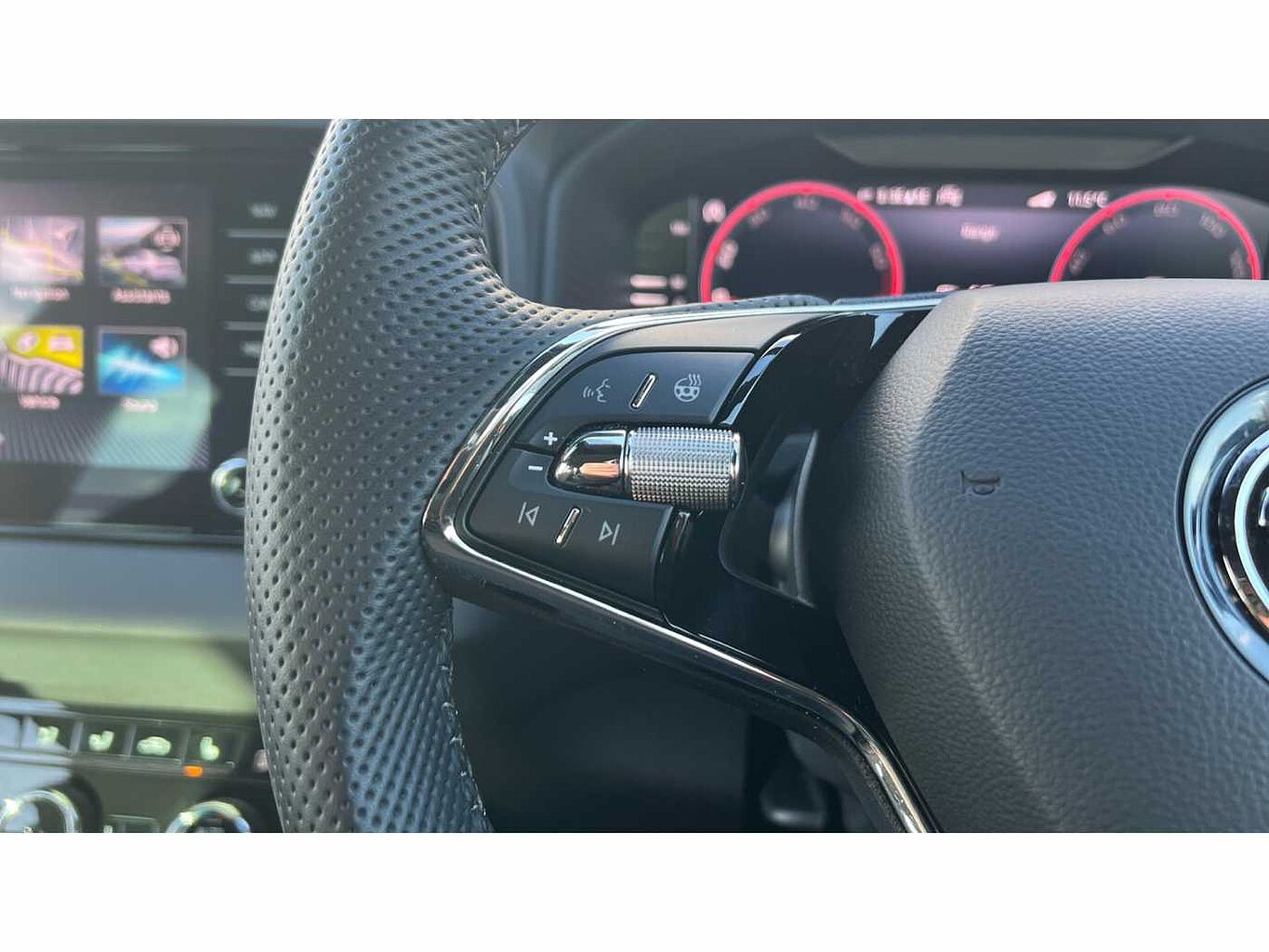 SKODA KAROQ 1.5 TSI Sportline 5dr