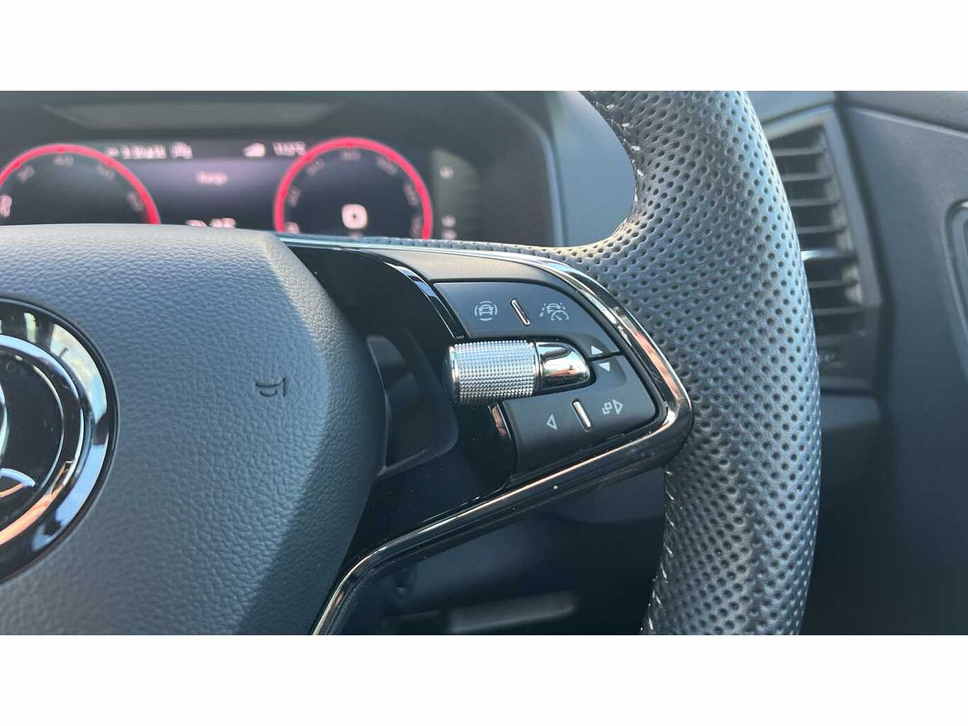 SKODA KAROQ 1.5 TSI Sportline 5dr