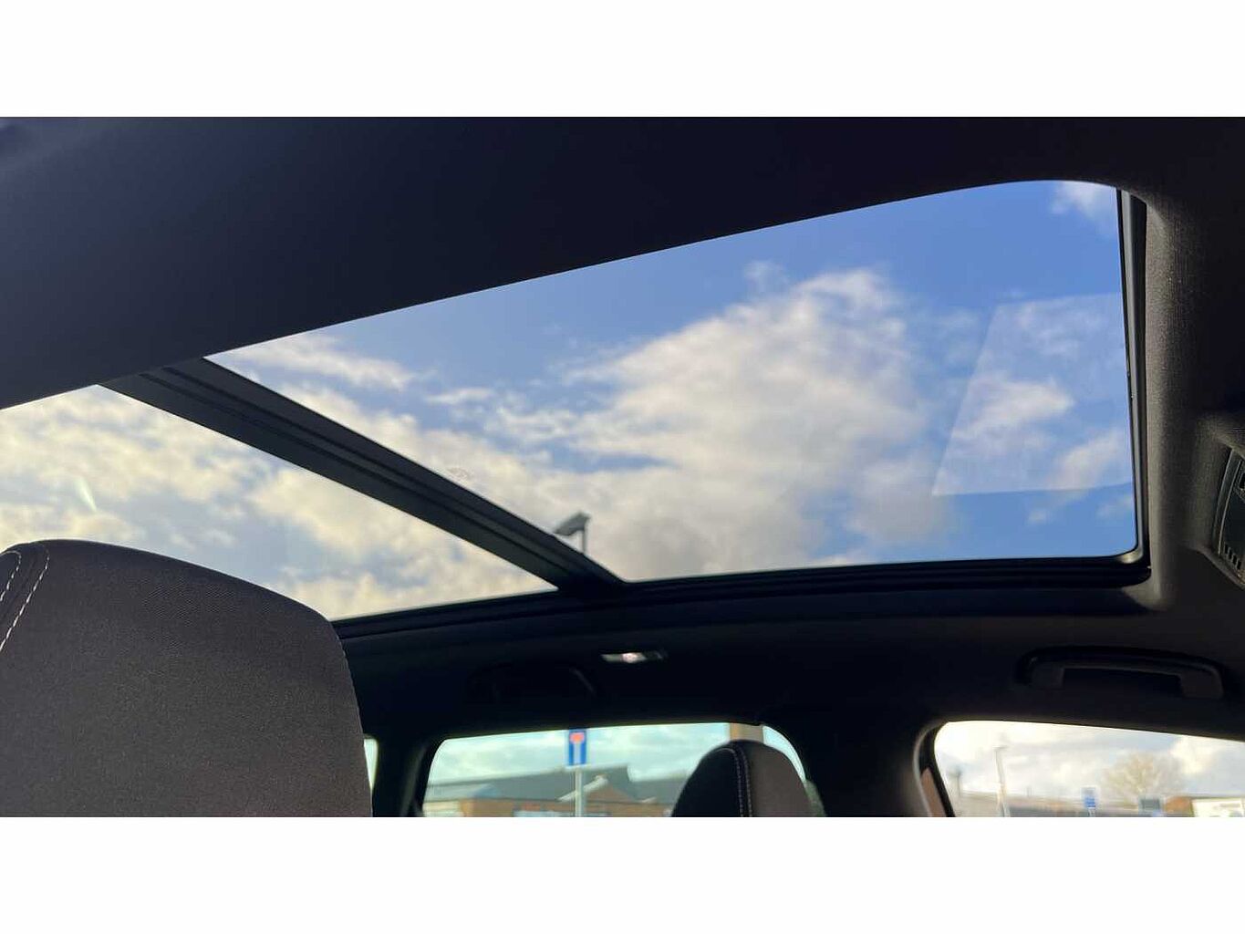 SKODA KAROQ 1.5 TSI Sportline 5dr
